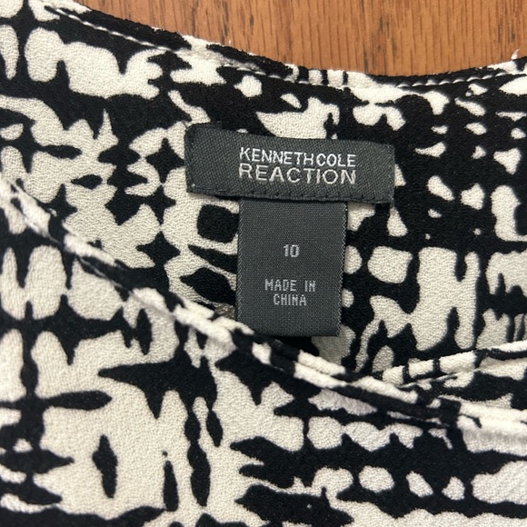 KENNETH COLE REACTION WOMEN’S SIZE 10 ZIP UP SHORT SLEEVE BLOUSE - Picture 4 of 4